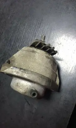 BMW 6 E63 E64 Engine mount bracket 6775027