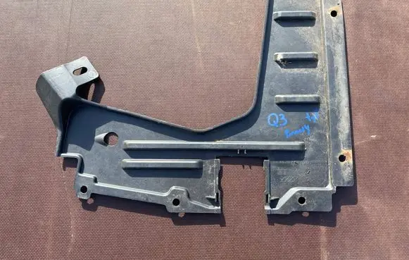 Audi Q3 8U Rear underbody cover/under tray 8U0825216BAUTO 8U0825216 8U0825216B