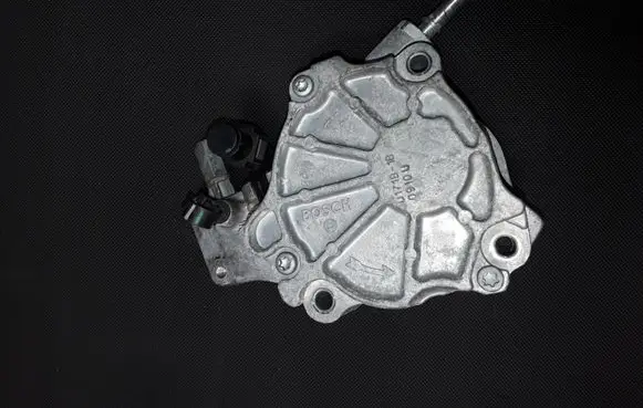 Ford Mondeo MK IV Vacuum pump D171B1B