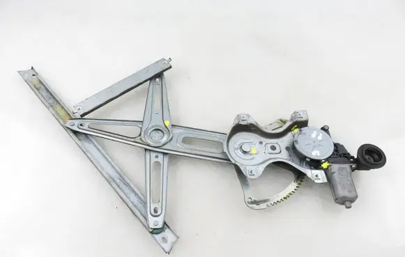 Toyota Yaris Front door window regulator with motor 857100D100