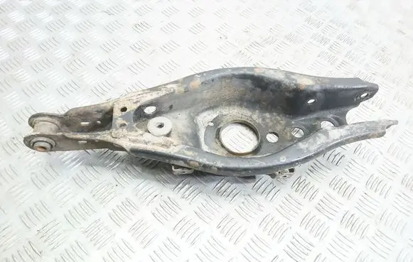 Toyota Avensis T270 Rear upper control arm/wishbone