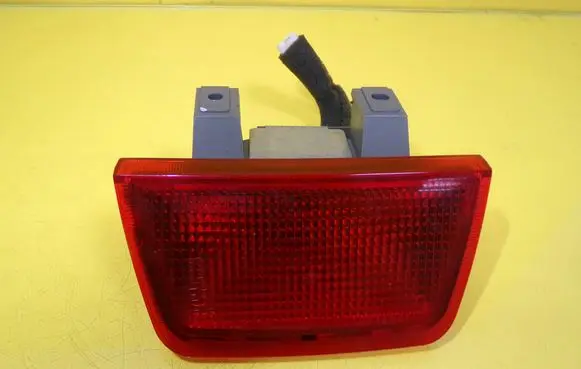 KIA Clarus Third/center stoplight 