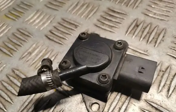 BMW 1 E81 E87 Exhaust gas pressure sensor 7808013