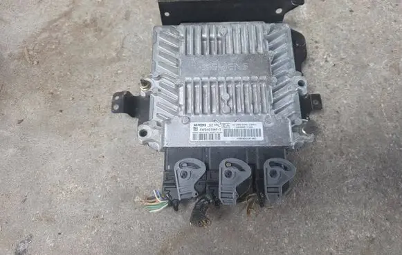 Peugeot 407 Engine control unit/module 5WS40196FT