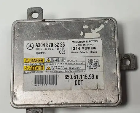 Mercedes-Benz GLK (X204) Xenon control unit/module A2048703226