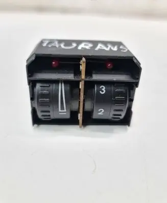 Volkswagen Touran I Headlight level height control switch 1T0941333