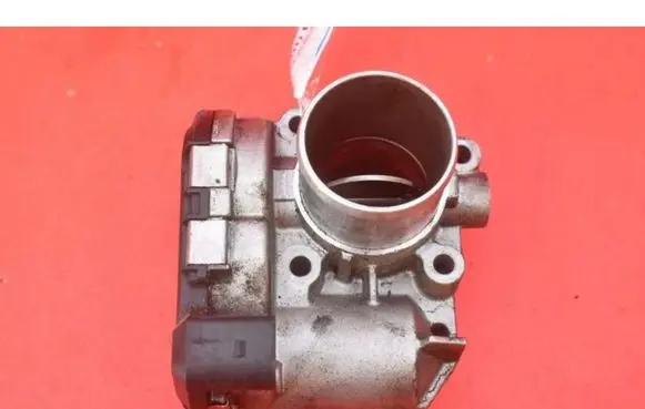Renault Laguna III Throttle body valve 8200330812