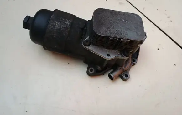 Opel Zafira B Engine oil radiator Z19DTH