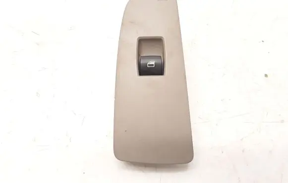 BMW 1 E81 E87 Electric window control switch 6970244
