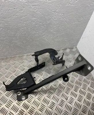 Audi A8 S8 D3 4E ABS pump bracket 4E0614119N