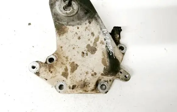 Lexus IS 220D-250-350 Engine mounting bracket