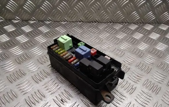 Mini One - Cooper Coupe R56 Fuse module 17236010 3449504