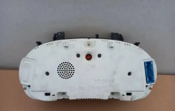 Volkswagen Polo III 6N 6N2 6NF Speedometer (instrument cluster) 6H0919860T 0263601001 2104240634