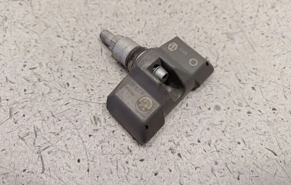 BMW 7 E65 E66 Tire pressure sensor 8378682 36118378682 36142360420
