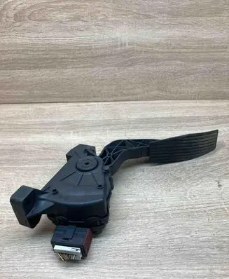 Opel Vectra C Accelerator throttle pedal 9186724 6PV008322 WITHPLUG