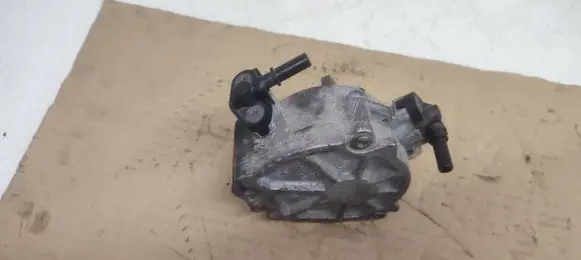 Peugeot 308 Vacuum pump 9804021880