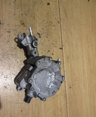 Volkswagen PASSAT B6 Vacuum pump 038145209Q