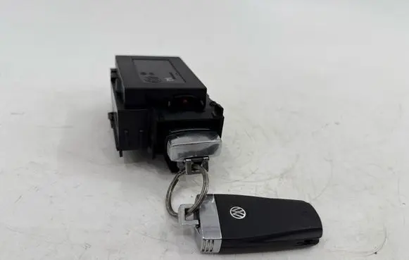Volkswagen PASSAT B6 Ignition lock 3C0905843Q
