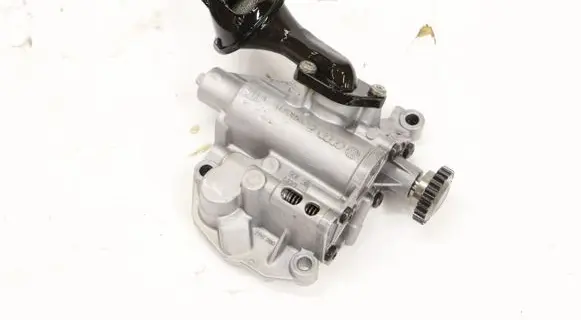 Seat Leon (5F) Oil pump 06H115107AR