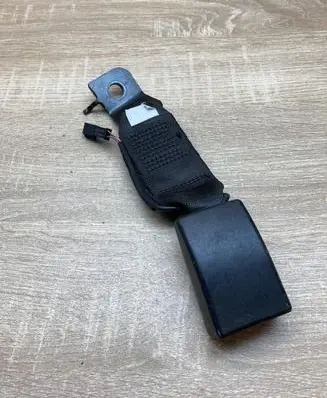BMW 4 F32 F33 Rear seatbelt buckle 7335288