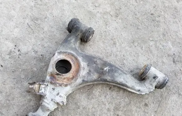 Mercedes-Benz E W124 Front lower control arm/wishbone