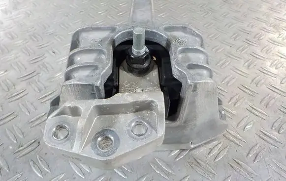 KIA Ceed Engine mount bracket 21810J7200 139015