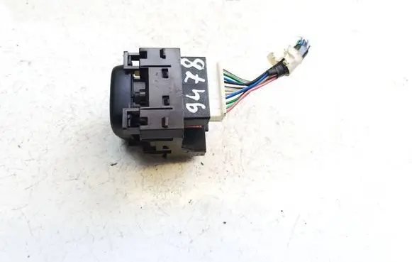 Toyota Avensis T270 Wing mirror switch 183647