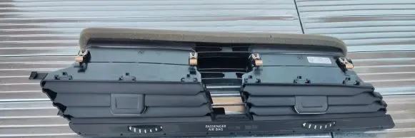 Volkswagen Touran III Dash center air vent grill 5TB819110 10003758