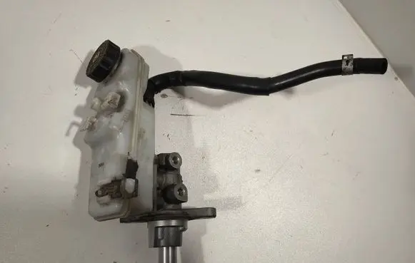 Toyota Auris 150 Master brake cylinder 4720109290 0204255239