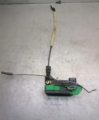 Volvo S60 Front door lock 8650548