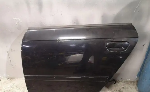 Audi A3 S3 8P Rear door