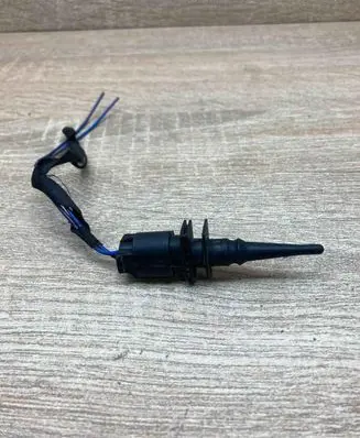 BMW 5 E60 E61 Outside/exterior temperature sensor 6936953 136326