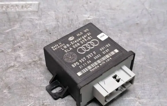 Audi A4 S4 B7 8E 8H Light module LCM 8P0907357F 5LA00837901 0002