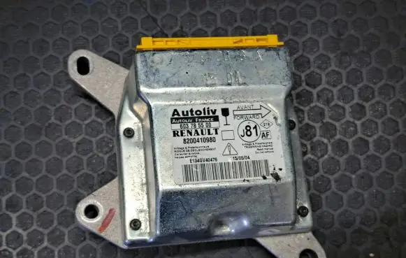 Renault Espace - Grand espace IV Airbag control unit/module 8200410980