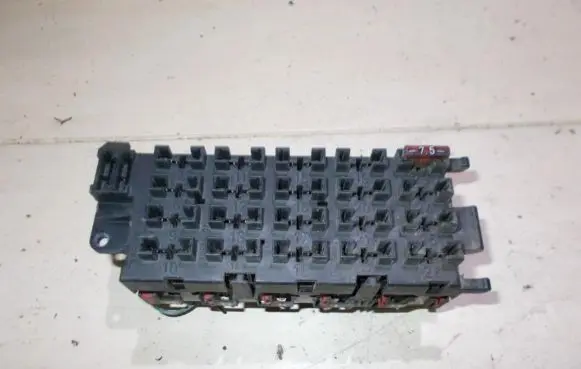 Mercedes-Benz S W140 Fuse box set