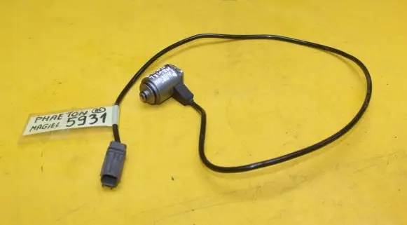 Volkswagen Phaeton Steering angle sensor 07D973802
