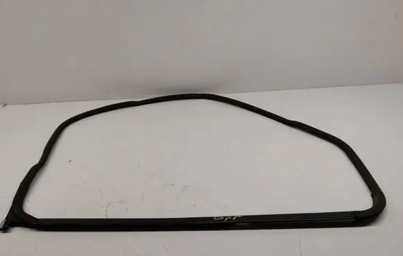 Opel Vivaro Rubber seal front coupe door window