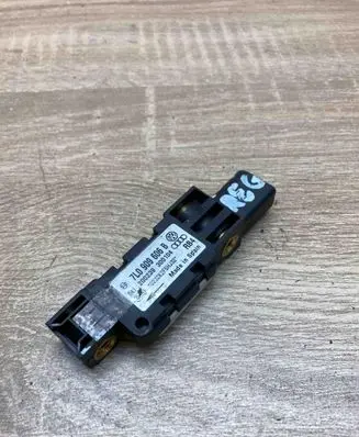 Volkswagen Touareg I Airbag deployment crash/impact sensor 7L0909606B 200239