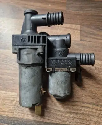 BMW 3 E46 Coolant heater control valve 64118369807 1147412149