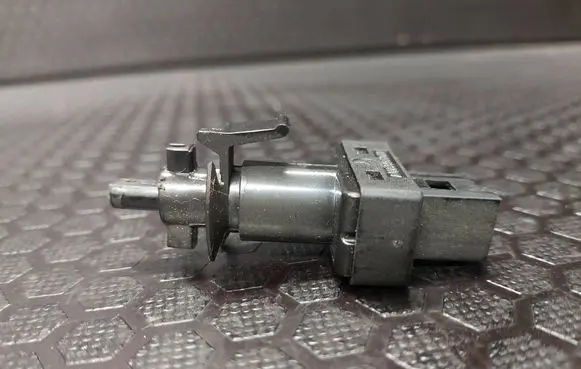 Mercedes-Benz C W204 Clutch pedal sensor A0065451014