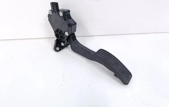Subaru Outback (BS) Accelerator throttle pedal 36010AL090 1988001140