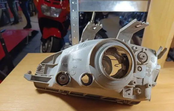 Honda Civic Headlight/headlamp 201772B