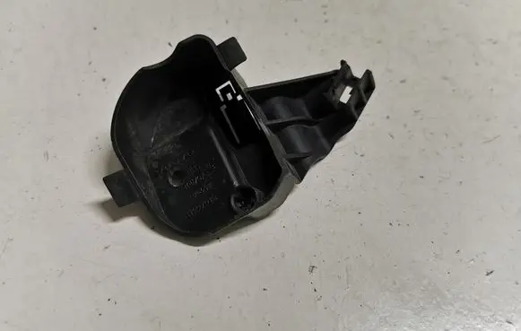 Headlight/headlamp mounting bracket