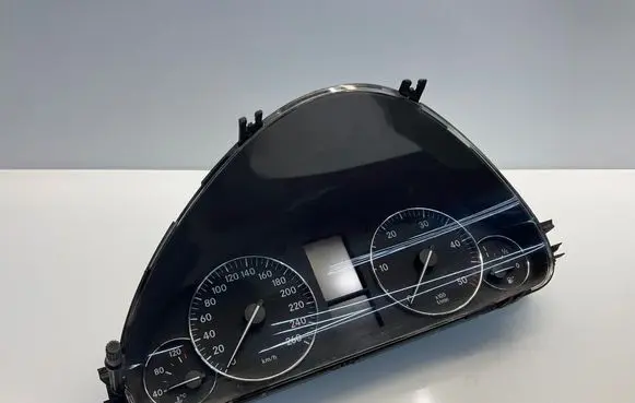 Mercedes-Benz C W203 Speedometer (instrument cluster) A2035404947 110080266005 2035404947