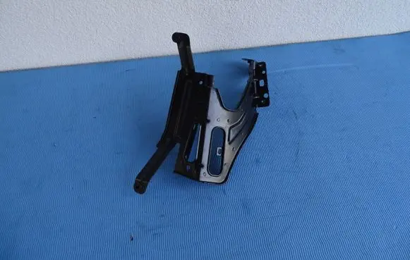 Audi A6 S6 C8 4K Fender mounting bracket 4K0821132