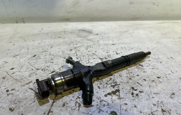 Toyota Hilux (AN10, AN20, AN30) Fuel injector 2367030400 02N35955