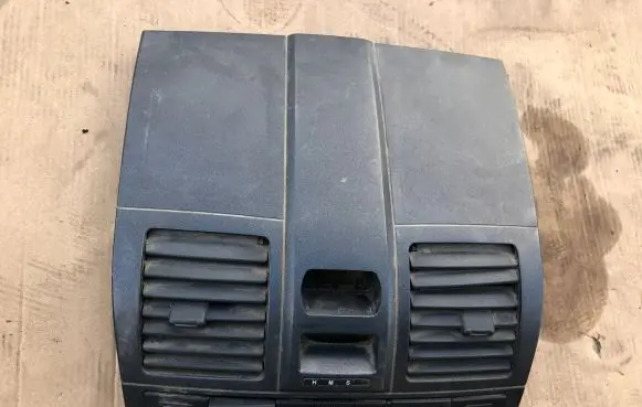 SsangYong Rexton Dash center air vent grill