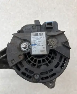 Volvo V70 Generator/alternator 30667787 0124525060