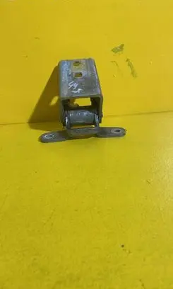 Ford Kuga I Front door lower hinge 