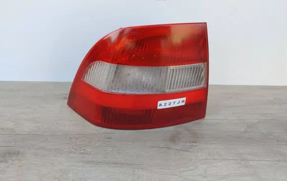 Opel Vectra B Tail light bulb cover holder 90568047